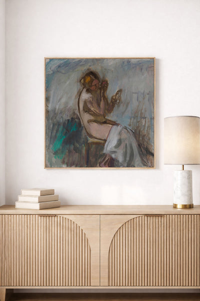 Model With Mirror