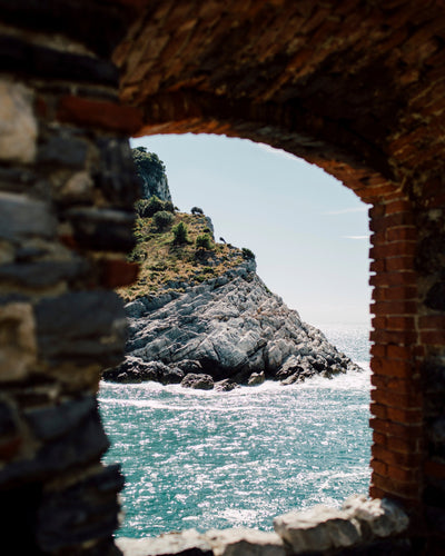 THROUGH THE WINDOWS OF PORTO VENERE