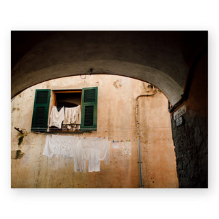 through-the-alleys-of-riomaggiore-art-print_Featured